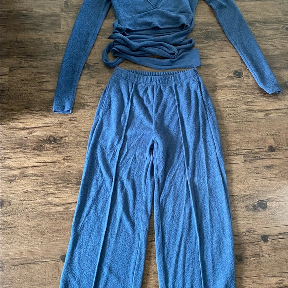 Out from under set - Picture 6 of 8